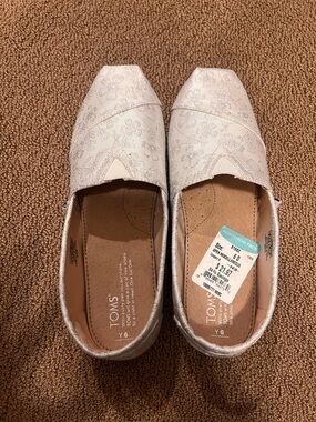 Toms Cream Floral Slip-On Loafers